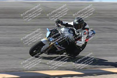 media/Oct-13-2025-Moto Forza (Mon) [[a66d839500]]/4-C Group/Session 2 (Bowl)/